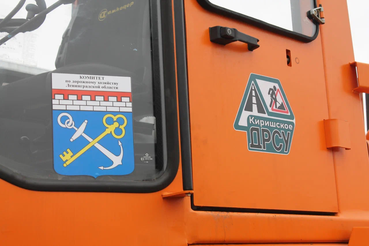 Областные дороги встречают зиму влажной солью